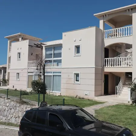 Flamingo Fabulous 2 Bed With Swimming Pool-hosted By Sweetstay