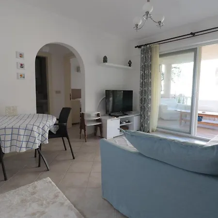 Flamingo Fabulous 2 Bed With Swimming Pool-hosted By Sweetstay
