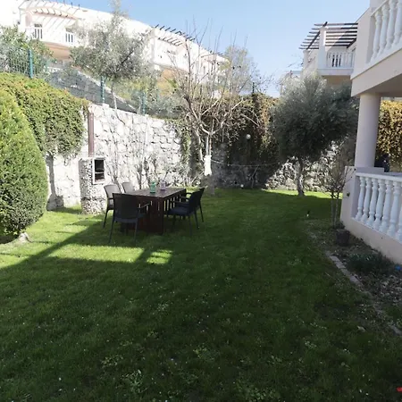Flamingo Fabulous 2 Bed With Swimming Pool-hosted By Sweetstay *