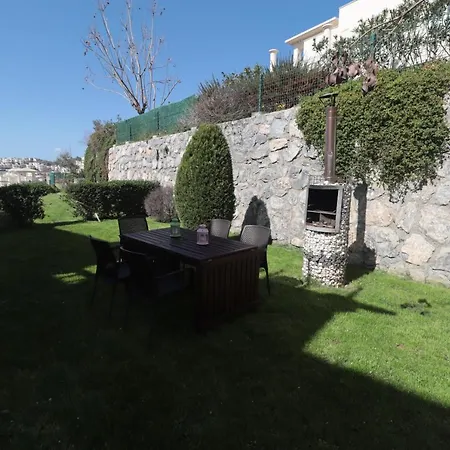 Flamingo Fabulous 2 Bed With Swimming Pool-hosted By Sweetstay