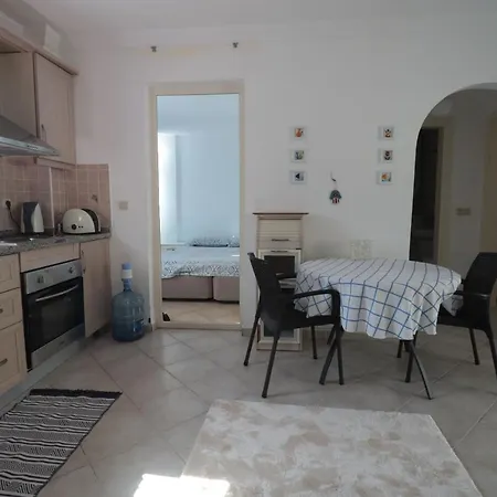 Flamingo Fabulous 2 Bed With Swimming Pool-hosted By Sweetstay